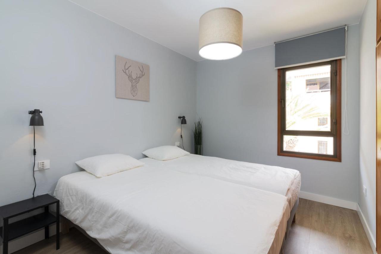Homeforguest New Modern Apartment With Pool อาโรนา ภายนอก รูปภาพ
