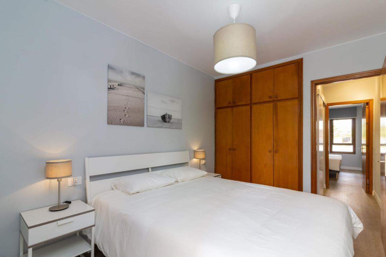 Homeforguest New Modern Apartment With Pool อาโรนา ภายนอก รูปภาพ