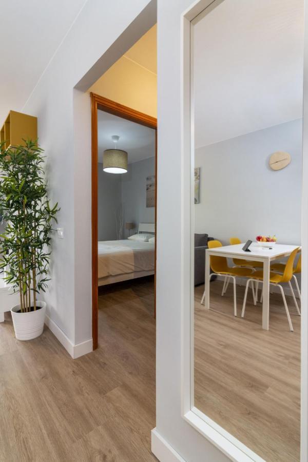 Homeforguest New Modern Apartment With Pool อาโรนา ภายนอก รูปภาพ